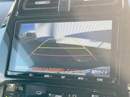 【バックカメラ】駐車時に後方がリアルタイム映像で確認できます。大型商業施設や立体駐車場での駐車時や、夜間のバック時に大活躍！運転スキルに関わらず、今や必須となった装備のひとつです！