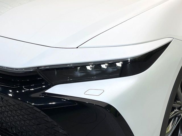 【4眼LEDヘッドライト】スタイリッシュな見た目の4眼LEDヘッドライトを装備♪スタイルだけでなく、夜間の走行も視界良好で安心してお乗りいただけます。