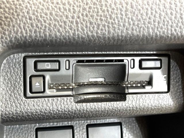 【ETC】高速道路の料金所をストレスなく通過！話題のスポットやサービスエリアに多い「スマートIC」利用時は必須のアイテムです。当店でセットアップを実施、ご納車当日からすぐにご利用いただけます！