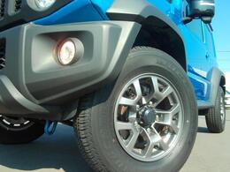 アルミホイールと明るいフォグランプを装着しています☆