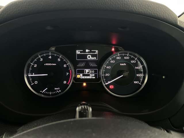 当店ではほぼ全てのお車を全国各地のオートオークションから仕入れております。その際、メーター改ざん等の検査も行われ、問題の無い車両のみ入庫していますのでご安心下さい☆