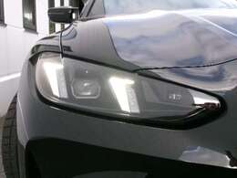 LEDヘッドライトを装備しております、夜間での視界確保に貢献します。