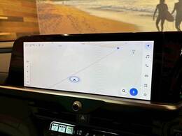 【純正ナビ】一体感のあるナビは、高級感ある車内を演出してくれます。Bluetooth再生などオーディオ機能も充実しておりますので、運転もより楽しめます♪