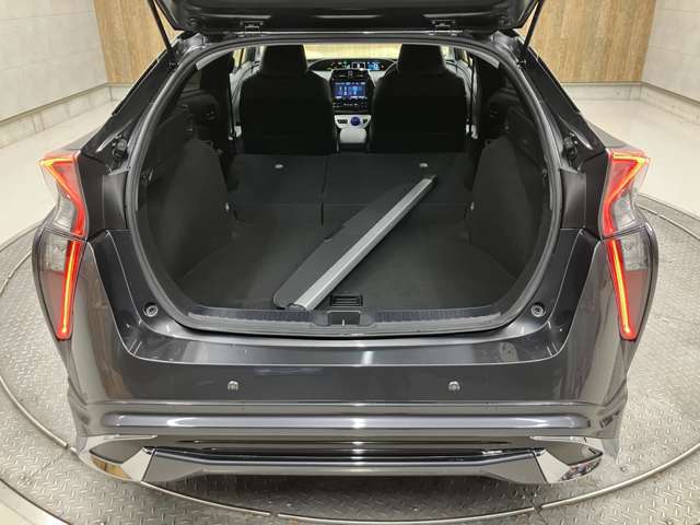 普段のお買い物や通勤、送迎等に十分な荷室スペースを確保しております。大きな荷物の積載も可能です♪