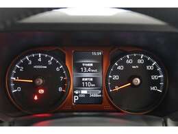 当社の中古車には1年間走行距離無制限の『ロングラン保証』がついています。年式は問わず、全国約5,000ヶ所のトヨタのお店で保証修理を受けることができます。