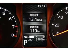 当社の中古車には1年間走行距離無制限の『ロングラン保証』がついています。年式は問わず、全国約5,000ヶ所のトヨタのお店で保証修理を受けることができます。