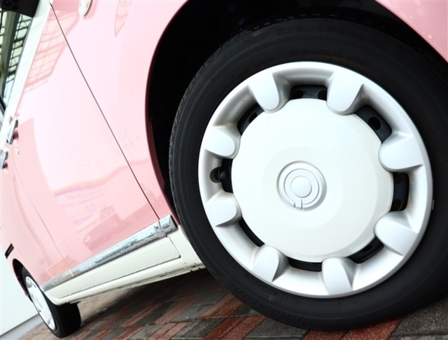 他にもお好みのアルミホイールやエアロパーツやナビ・バックカメラ・ETCや革調シートカバーなどのオプション等取り付けもお気軽にご相談ください。