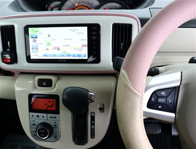 他にお好みのアルミホイールやエアロパーツやナビや革調シートカバーやフリップダウンモニターなどの取り付けもお気軽にご相談ください。ガラスポリマー3万～承ります。