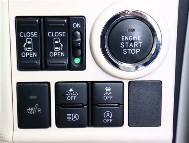 当社全店神奈川県内8店舗、総台数800台の中からお客様の一台をお選びください。きっとお客様の理想のお車見つかります！