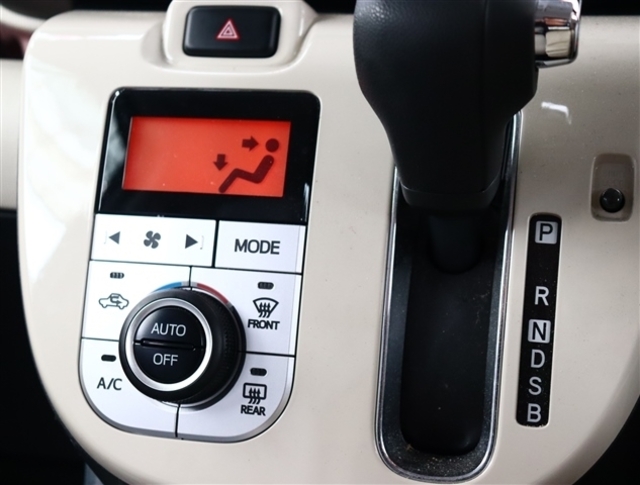 他にお好みのアルミホイールやエアロパーツやナビや革調シートカバーやフリップダウンモニターなどの取り付けもお気軽にご相談ください。ガラスポリマー3万～承ります。