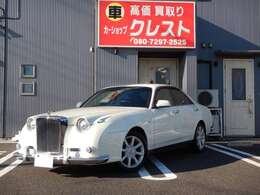 光岡自動車が架装を行った、クラシカルテイストあふれるハイクラスモデルが日産のY34型セドリックをベース車として生まれたラージサイズのサッシュレスボディのガリューII。210馬力の2.5L V6・DOHCエンジン！！