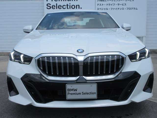 弊社試乗車としてのみ使用しておりましたので喫煙歴も無く保守管理が行き届いております。