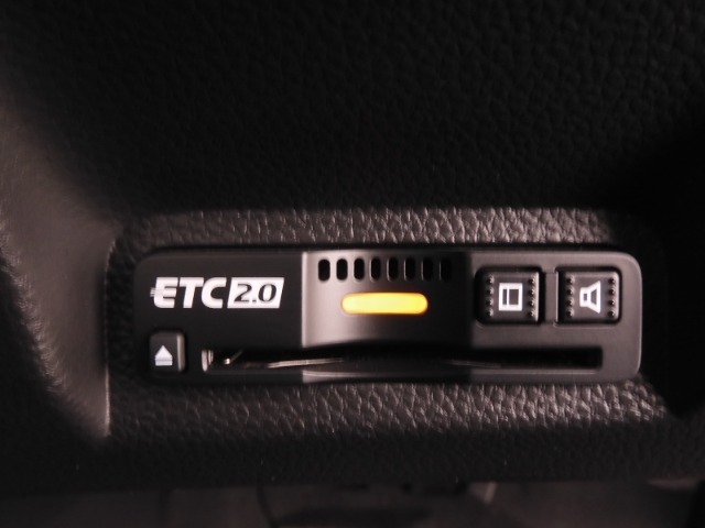 今や必需品の◆ETC車載器　装備車◆　有料道路を利用する際にスムースに通過でき、わずらわしい料金支払いから開放されます！