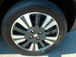 足元を引き締めて魅せるアルミホイールを装着☆