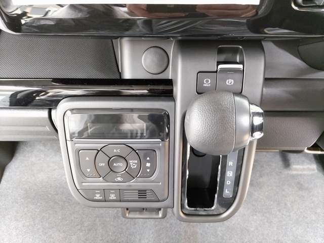 現在、続々と展示車両が入庫しておりますが、未入庫の納車待ち人気車やインターネット未掲載の車両もございます。掲載車両以外の車をお探しのお客様も、気軽に在庫のお問い合わせをください。