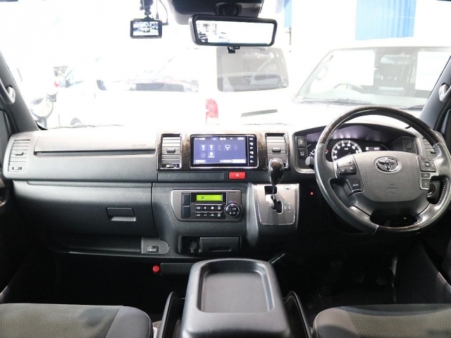 特別仕様車ダークプライムIIの内装は高級感のあるインテリアとなっております☆☆