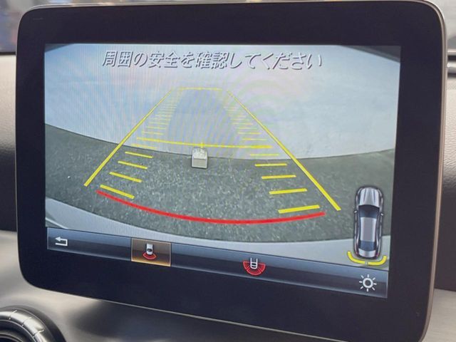 ●バックカメラ：便利な【バックカメラ】で安全確認もできます。駐車が苦手な方にもオススメな便利機能です。