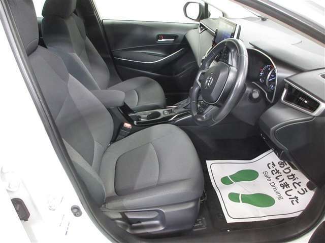 落ち着いた雰囲気の室内です。シックな印象の内装色を採用しています！