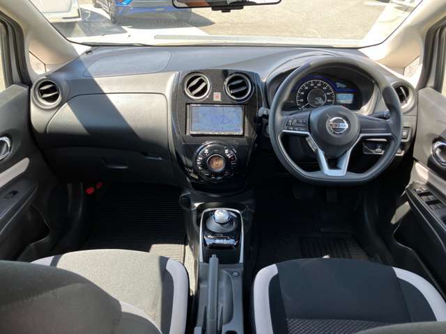 左右に視界が広く、見通しが良いので楽々運転することができます！
