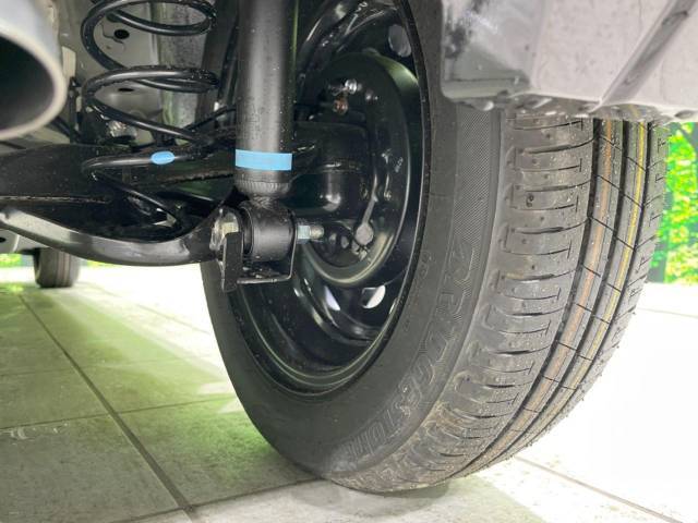 お車を安心してお乗りいただく為には、足回りの定期点検が欠かせません。サービスサポート（有償保証）では無料点検もご提供しており、安心のカーライフをお過ごしいただけるサポート体制が整っています。