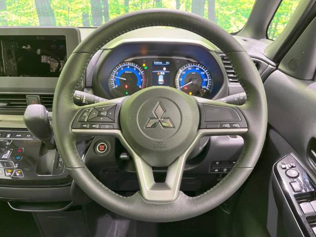 【純正革巻きステアリング】上質な革を使用することで、手にしっかり馴染みとても運転しやすいハンドルです♪