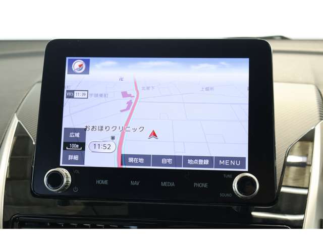 純正ナビゲーションです☆ワイドで明るい液晶画面、簡単な操作方法、多機能ナビゲーション。知らない街でも安心です。