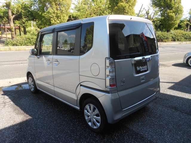 中古車はその性格上多少なりの傷がある場合がございます。包み隠さず各パネル毎の写真もご用意しておりますので、ネットで展示車を一周見て頂けた感覚になりますよ！