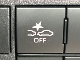 【スマートアシスト】走行中に前方の車両等を認識し、衝突しそうな時は警報とブレーキで衝突回避と被害軽減をアシスト。より安全にドライブをお楽しみいただけます。