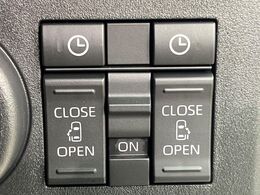 【両側パワースライドドア】スマートキーや運転席のスイッチで後席両側スライドドアの開閉が可能♪電動だから力を入れてドアを開ける必要が無く、小さなお子様でも簡単に開け閉めでき快適です♪