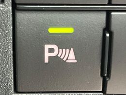 【コーナーセンサー】バンパーに付いたセンサーが障害物を検知！一定の距離に近づくとアラートで教えてくれます♪狭い駐車スペースや車庫入れ時も安心ですね☆