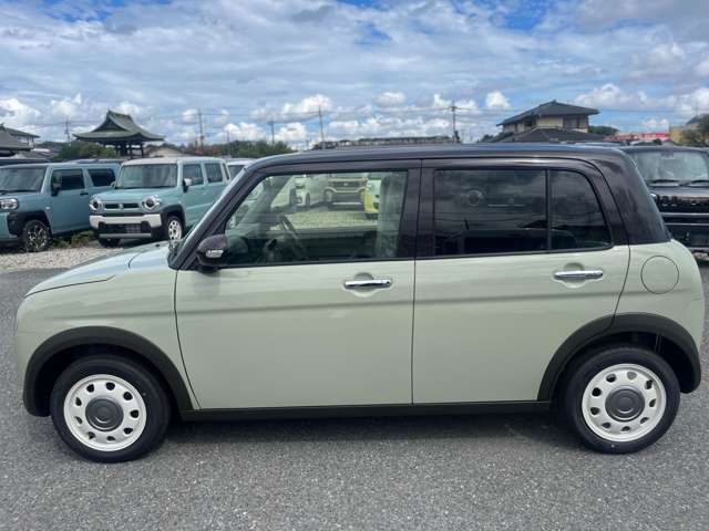 軽自動車の中でも小型のセダンタイプになります。細い道でも乗りやすく、燃費性能も良いため、通退勤や街乗りにピッタリです。