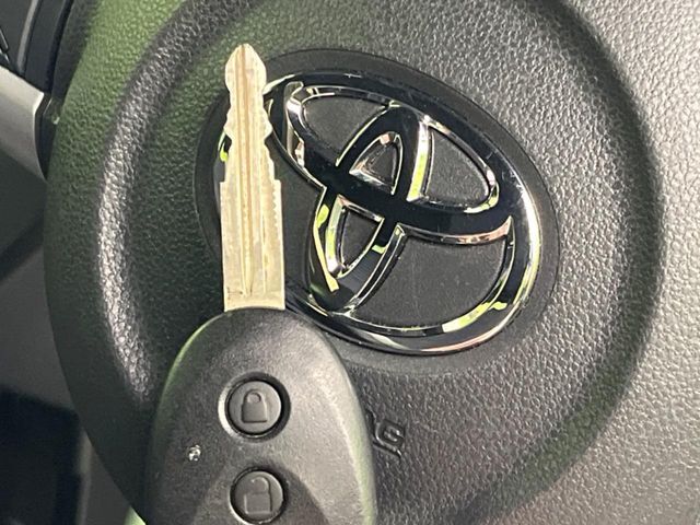 【キーレス】少し離れた場所からでもボタン一つでドアの開錠・施錠ができるのでとっても便利！ドアの鍵穴周りに傷をつけることもありません♪