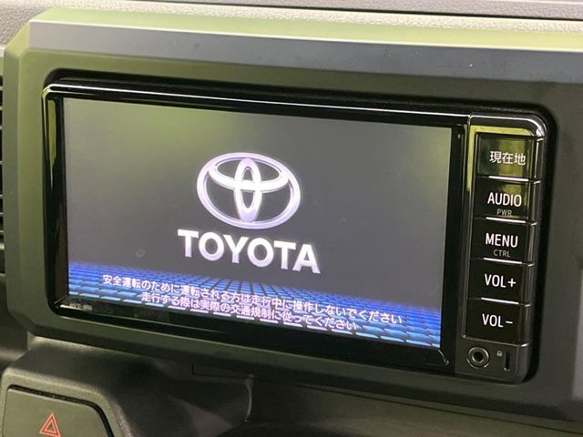【純正ナビ】人気の純正ナビを装備。オーディオ機能も充実しており、Bluetooth接続すればお持ちのスマホやMP3プレイヤーの音楽を再生可能！毎日の運転がさらに楽しくなります！！