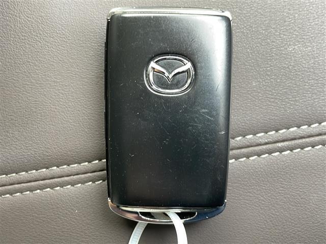 ◆スマートキー◆ポケットやカバンに入れていても、車に近づく、もしくはドアノブに触れるだけで鍵の開け閉めができます♪