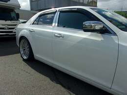 外装には目立つようなヘコミ、ガリ傷も無く、とても良好な状態が維持されております。走行距離も30000キロの実走行車です！