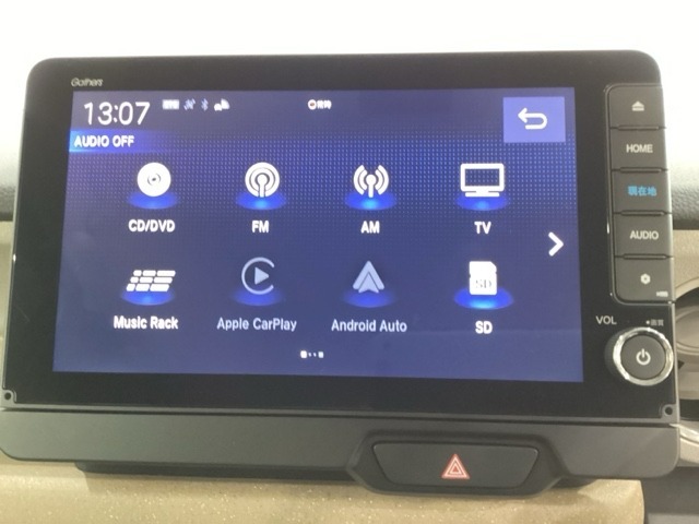 ナビゲーションはフルセグTV、インターナビ対応のGathers純正メモリーナビを搭載しています。Bluetoothオーディオ機能がありますので、スマートフォンなどの音楽も再生できます。