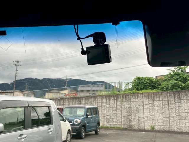 ☆安全装備・衝突軽減ブレーキ付のお車も多数ご用意しております☆詳しくは営業スタッフご相談下さいませ♪