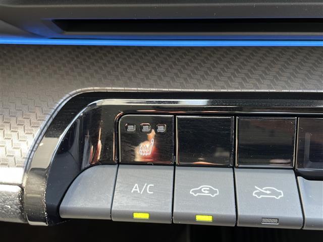気になる車はすぐにお問い合わせください！画面右側の0066から始まる無料ダイヤルからお問い合わせ下さい！専門スタッフがお車のご質問にお答えいたします！