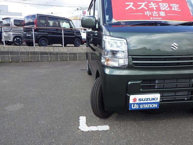 明るく省電力なLEDヘッドランプにオートライトも標準装備です。