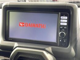 【メーカー純正ナビ】インテリアに溶け込むスタイリッシュな「専用設計」メーカーナビを装備♪視認性や操作性など基本性能にも優れ、より上質なカーライフをお楽しみいただけます。