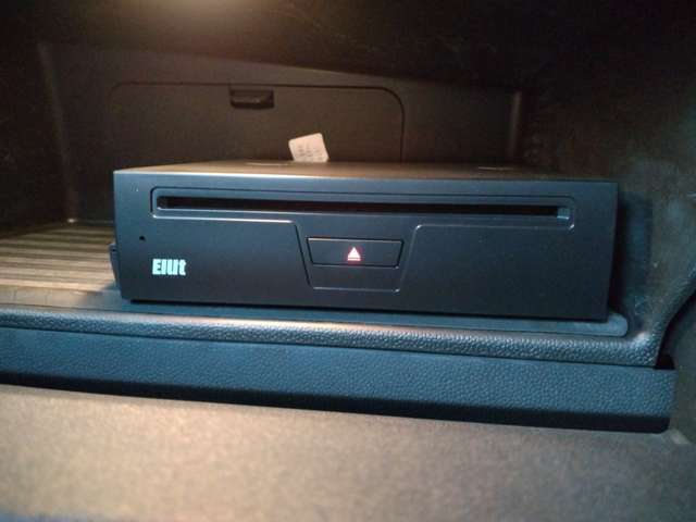 Elut製TVチューナー付きですが、映像が映りません。おまけ程度にお考え下さい。