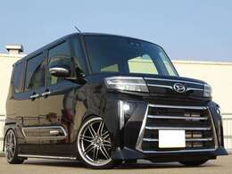 LMのカットポリッシュWエッジリム＆グレーメタルスポークの17インチをフルタップ車高調を組み込みロアードしてインストール★6.5Jのワイドサイズを引っ張りタイヤで履いていますので迫力があります★