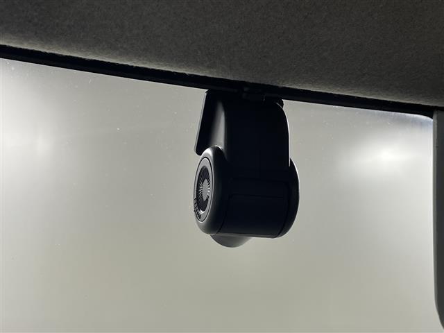 【運転席操作部】『運転席周辺の装備』の画像になります。快適なドライブを楽しむための機能が装備されています！運転席から触れるので使いやすいです！