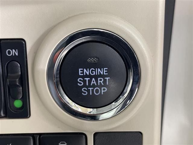 【運転席操作部】『運転席周辺の装備』の画像になります。快適なドライブを楽しむための機能が装備されています！運転席から触れるので使いやすいです！