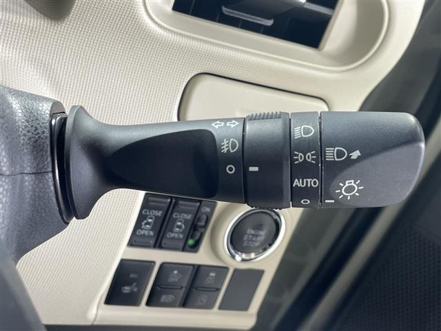 【運転席操作部】『運転席周辺の装備』の画像になります。快適なドライブを楽しむための機能が装備されています！運転席から触れるので使いやすいです！