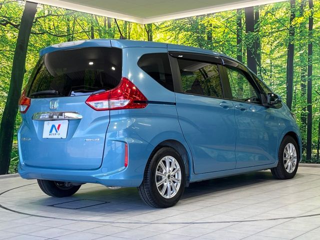 ☆全国のネクステージからお取り寄せが可能※！遠方の店舗に展示してあるクルマが気になる場合も、最寄りの店舗でご覧いただくことが可能です！是非私たちに要望をお聞かせください！※別途費用