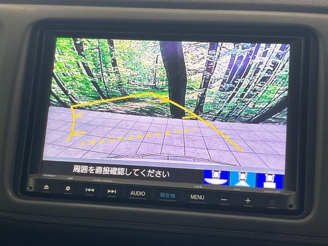 【バックカメラ】駐車時に後方がリアルタイム映像で確認できます。大型商業施設や立体駐車場での駐車時や、夜間のバック時に大活躍！運転スキルに関わらず、今や必須となった装備のひとつです！