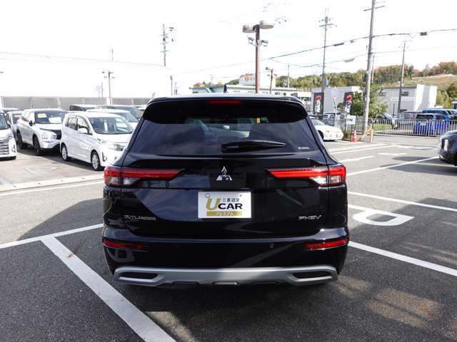 マルチアラウンドモニター付！車庫入れをサポート！