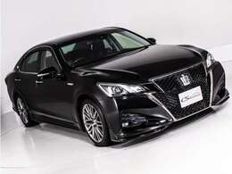 フルエアロが装着されています！お好みはいかがですか？今付いているデザイン以外にも、各ブランドのエアロを格安にてお取付け出来ます！又、エアロを外してノーマル状態にする事も出来ます！！