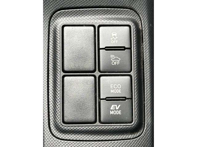 快適なドライブを楽しむための機能が装備されています！運転席から触れるので、使いやすいです！除菌プランいれていただくと、さらに清潔で安心していただけます！
